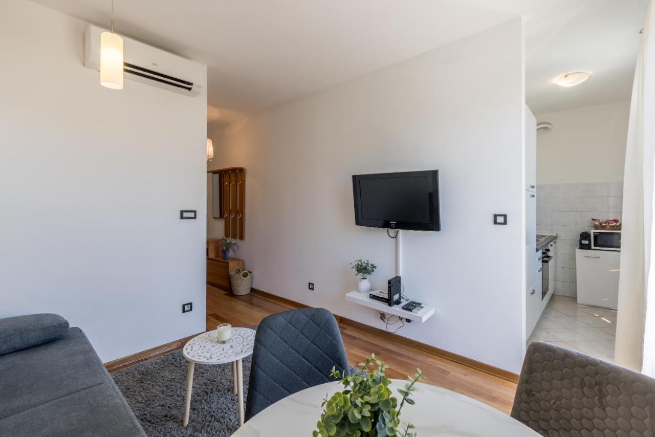 Apartment Split Karoglan Bagian luar foto