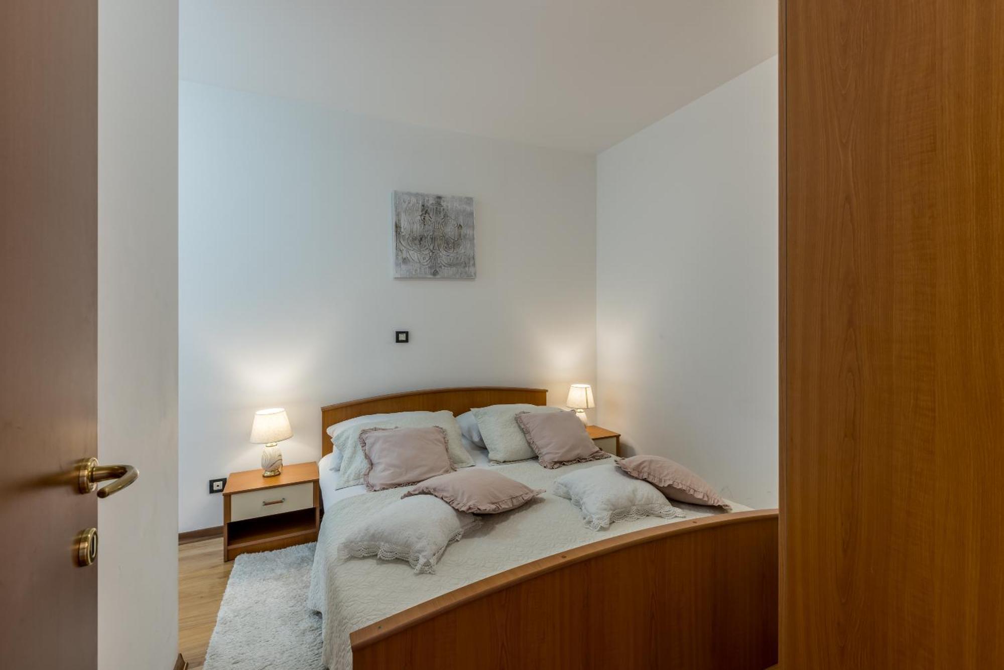 Apartment Split Karoglan Bagian luar foto